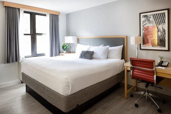 Hotel Saint Clair Magnificent Mile Chicago Illinois — Guest room