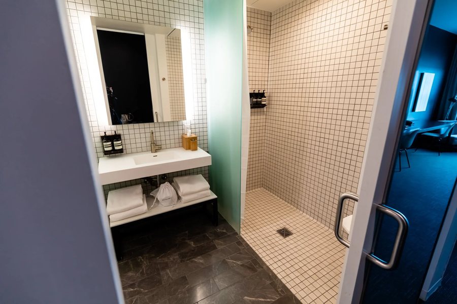 Hotel Saint George — Bathroom