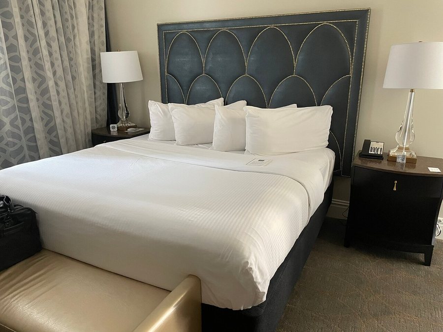 Hotel Saint Louis Autograph Collection — Guest room