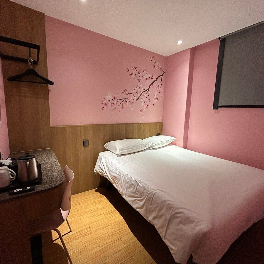Hotel Sakura by Venue — Guest room
