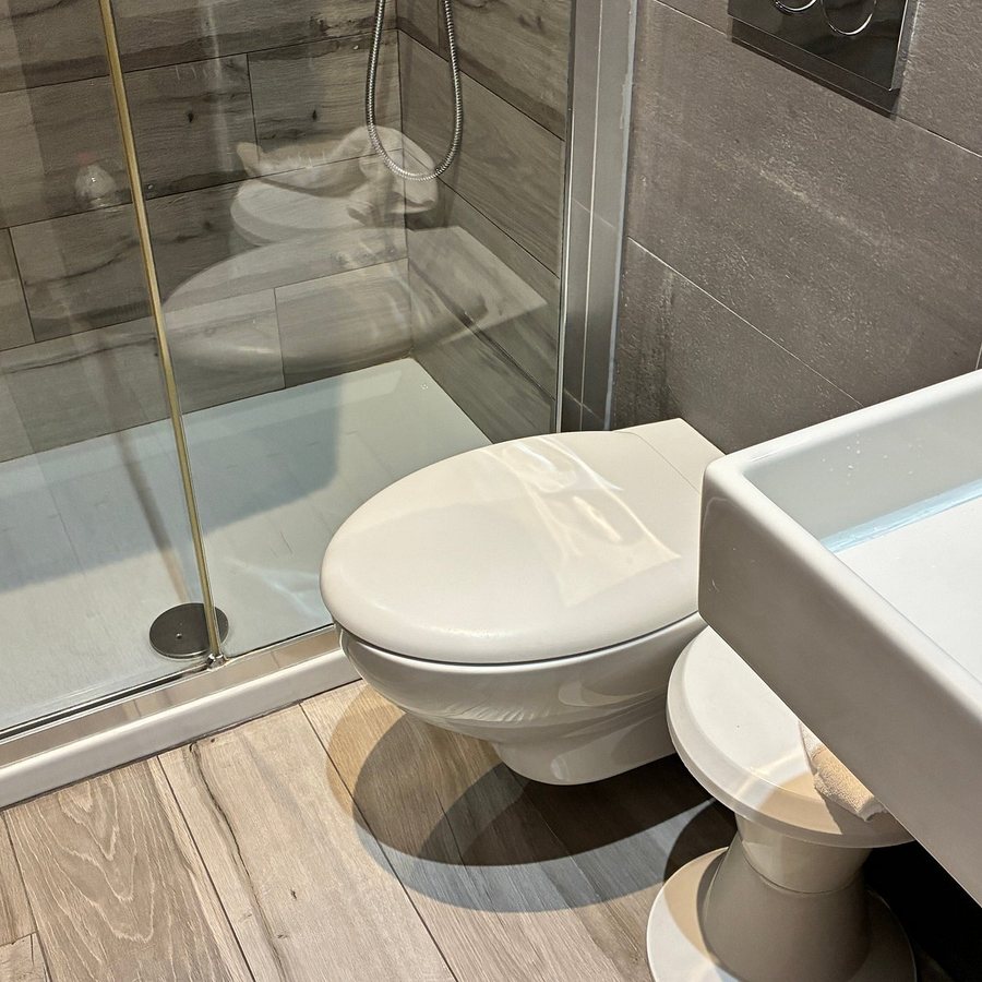 Hotel San Francisco — Bathroom