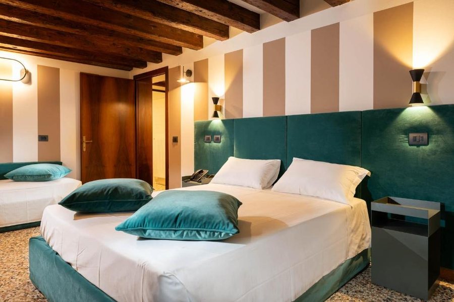 Hotel San Geremia — Guest room