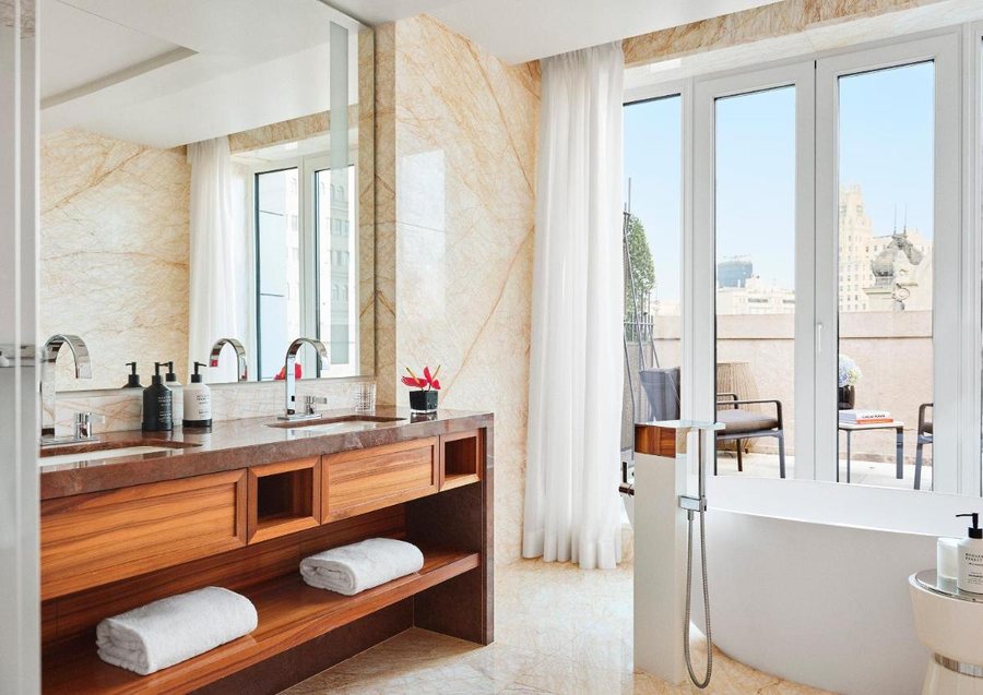 Hotel Sancho — Bathroom