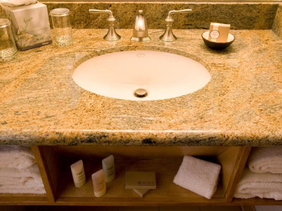 Hotel Santa Fe The Hacienda Spa Santa Fe New Mexico — Bathroom