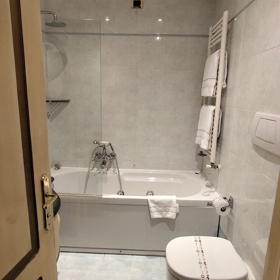 Hotel Santa Marina — Bathroom