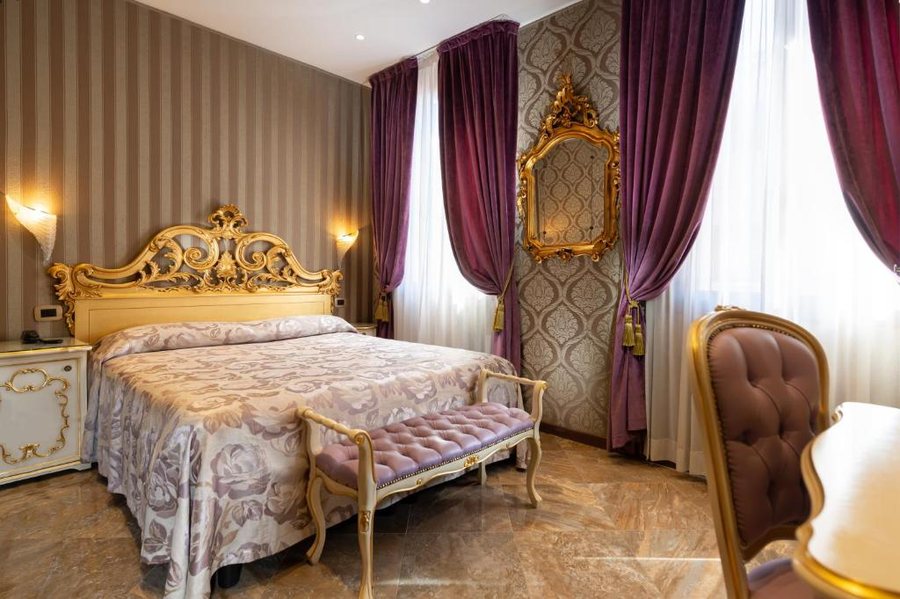 Hotel Santa Marina — Guest room
