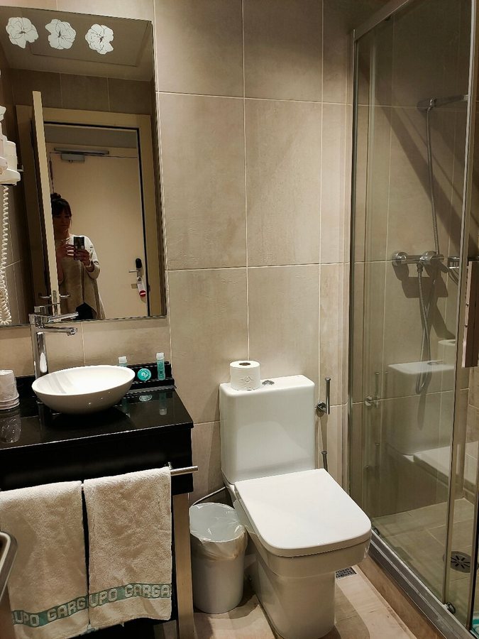 Hotel Santa Marta Barcelona Catalonia — Bathroom