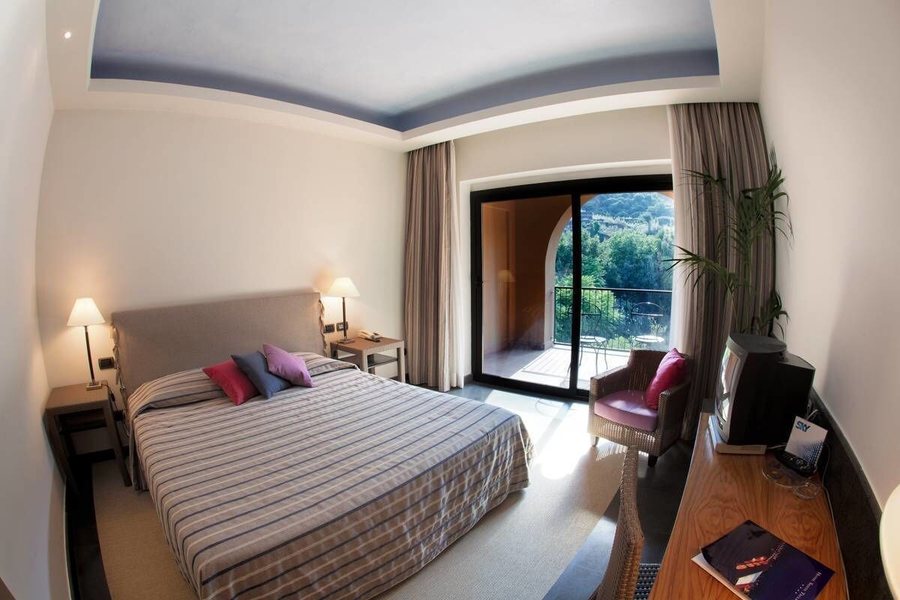 Hotel Santa Tecla Palace — Guest room