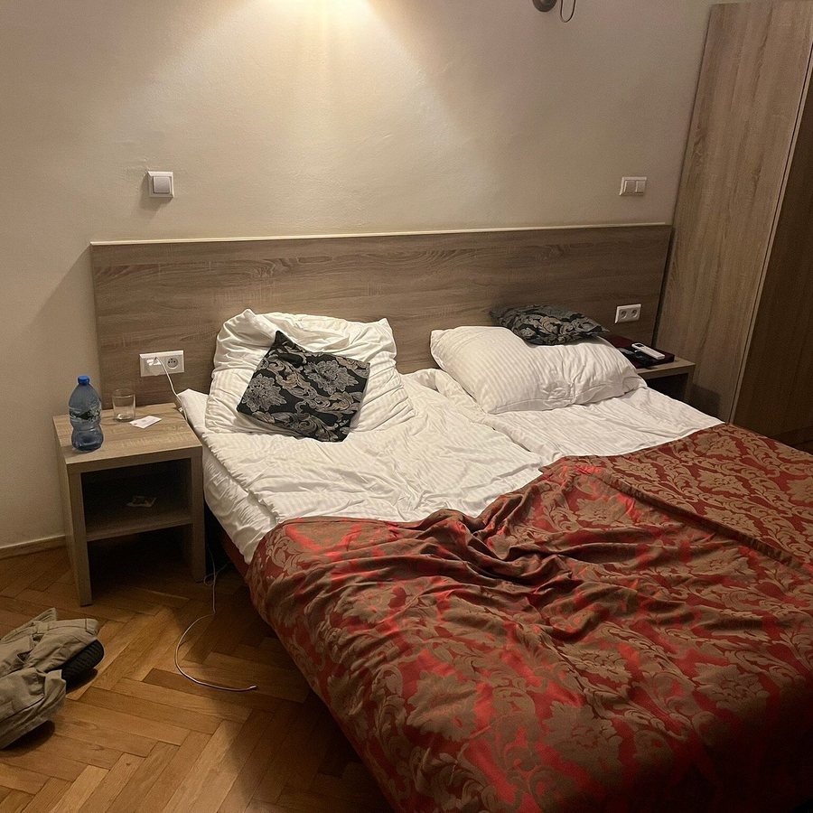 Hotel Santi — Guest room