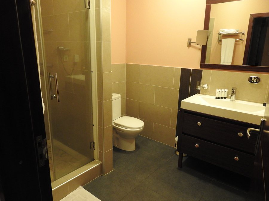 Hotel Sarah Nui — Bathroom