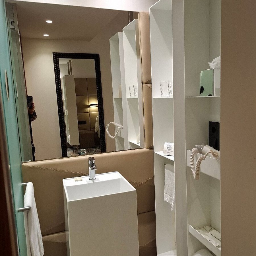 Hotel SB Glow Barcelona Catalonia — Bathroom
