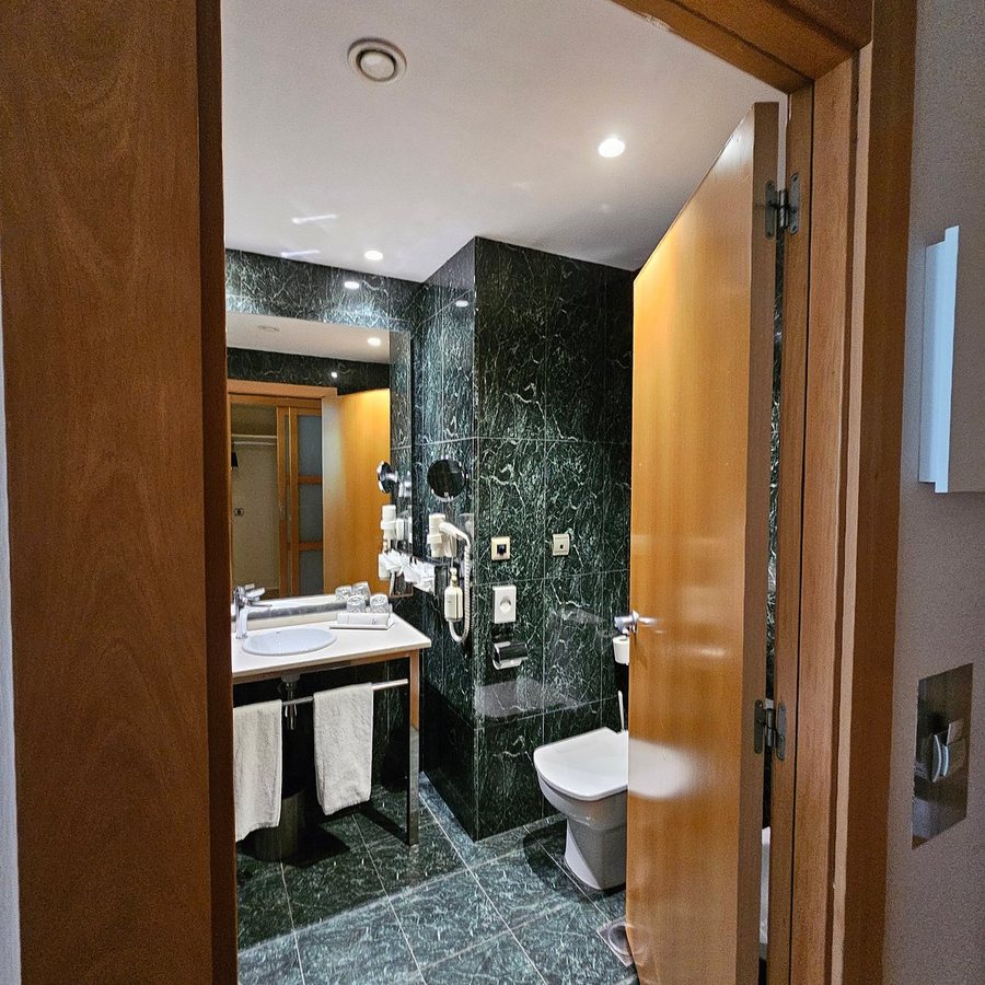 Hotel SB Icaria Barcelona Catalonia — Bathroom