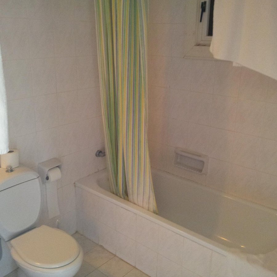 Hotel Sempati — Bathroom