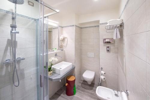Hotel Sempione — Bathroom
