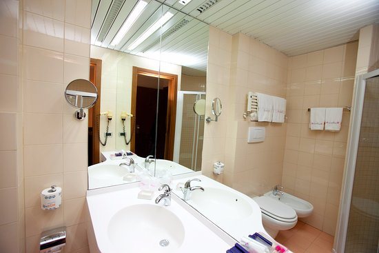 Hotel Senigallia — Bathroom