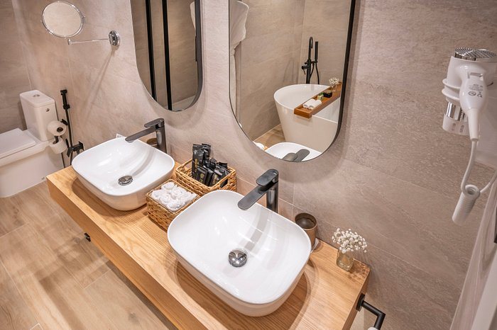 Hotel Serhs Rivoli Rambla Barcelona Catalonia — Bathroom