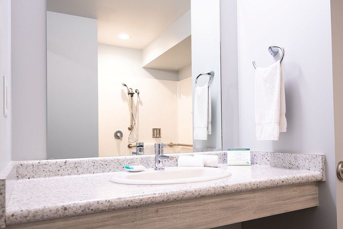 Hotel Seward — Bathroom