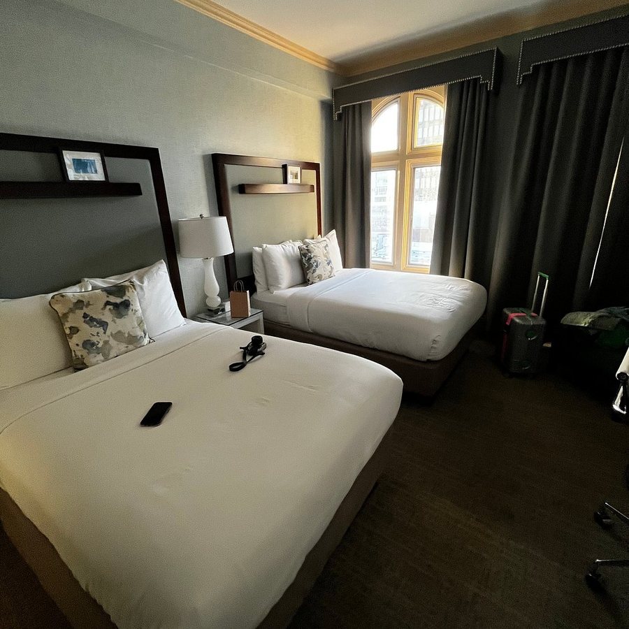 Hotel Shattuck Plaza — Guest room