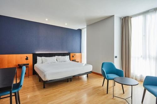 Hotel Silken St Gervasi Barcelona Catalonia — Guest room