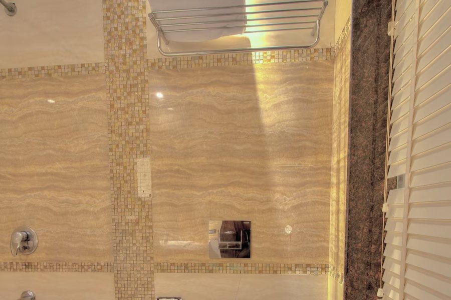 Hotel Singh Empire Dx — Bathroom