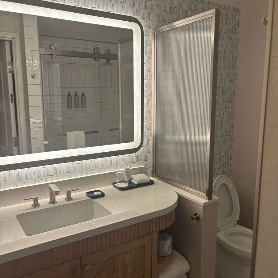 Hotel Solea Autograph Collection — Bathroom