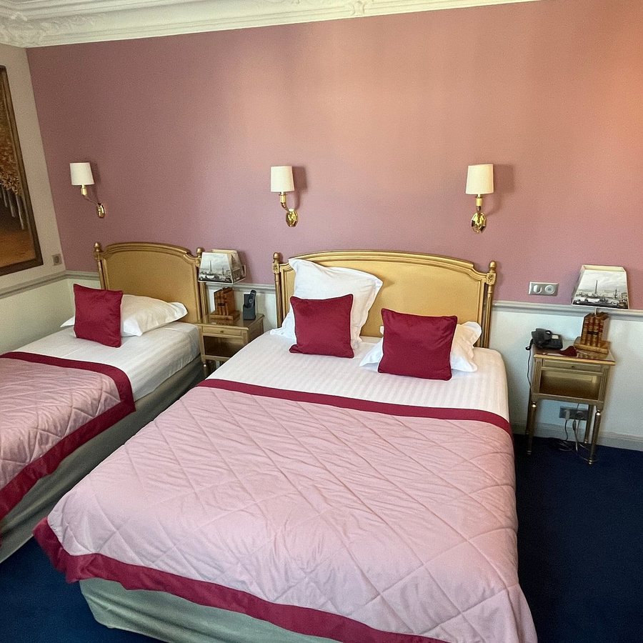 Hotel Spa Saint Jacques — Guest room