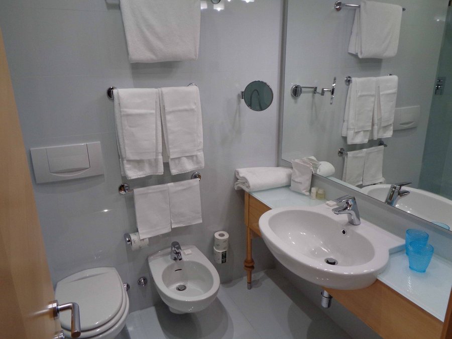 Hotel Spadari Al Duomo — Bathroom