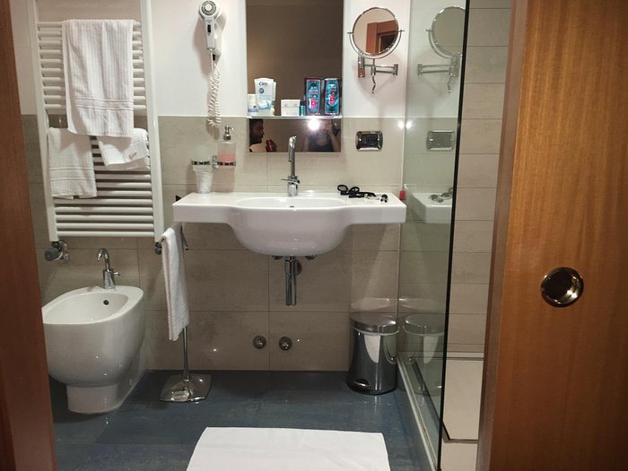 Hotel Sporting — Bathroom