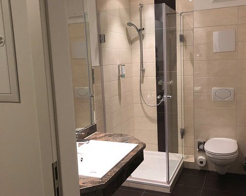 Hotel St Georg — Bathroom