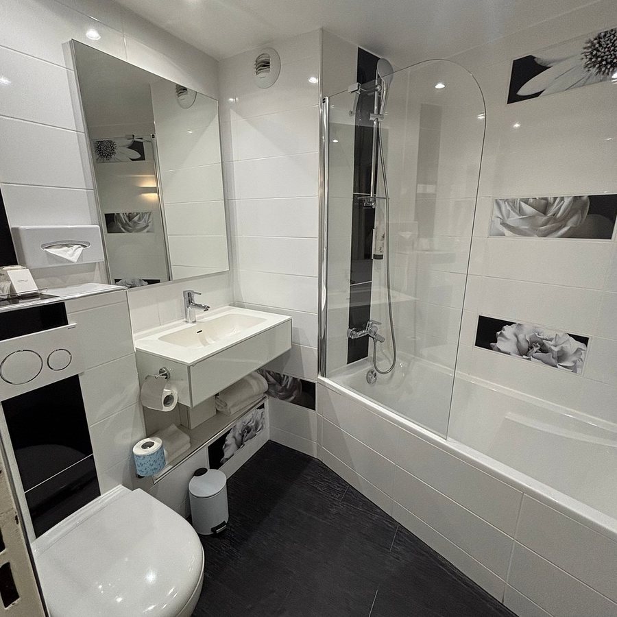 Hotel Stella Etoile — Bathroom