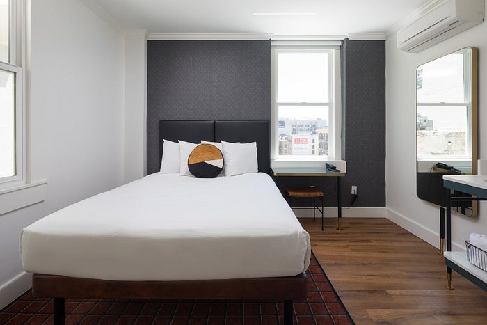 Hotel Stratford — Guest room