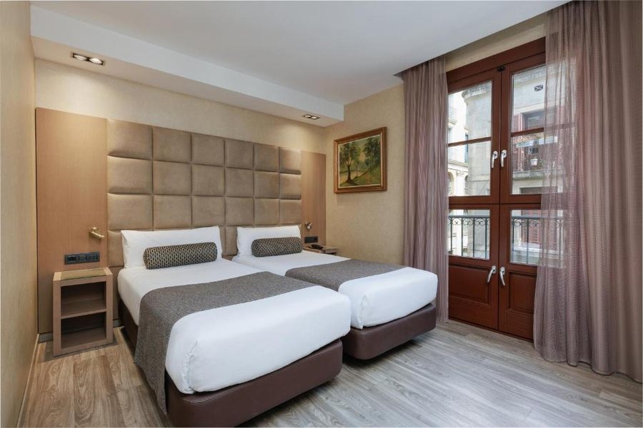 Hotel Suizo Barcelona Catalonia — Guest room
