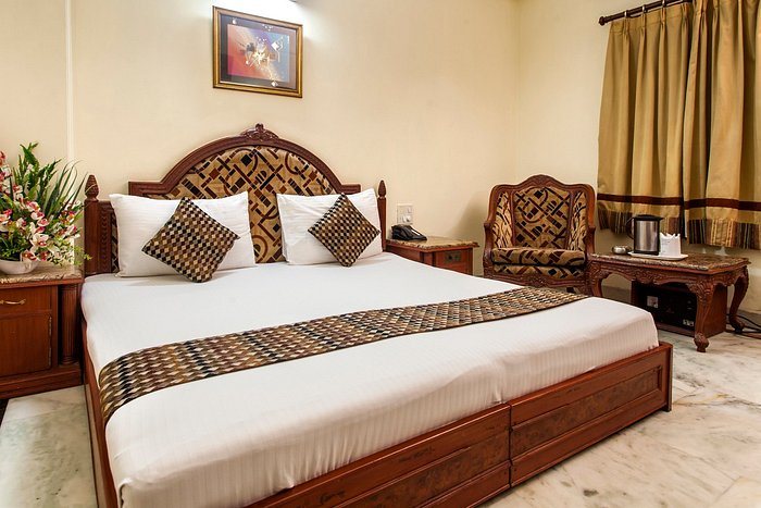 Hotel Sunstar Residency — Guest room