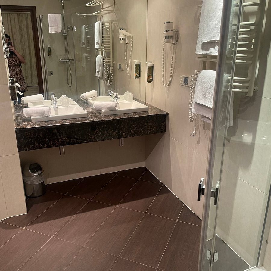 Hotel Swing — Bathroom