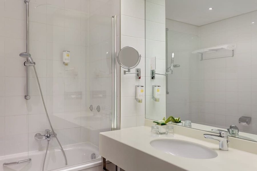 Hotel Sylter Hof Berlin — Bathroom