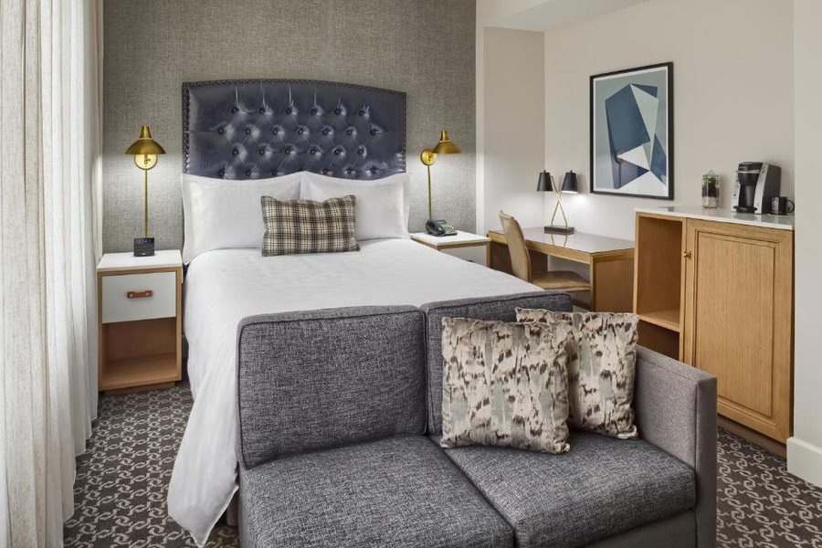 Hotel Teatro — Guest room