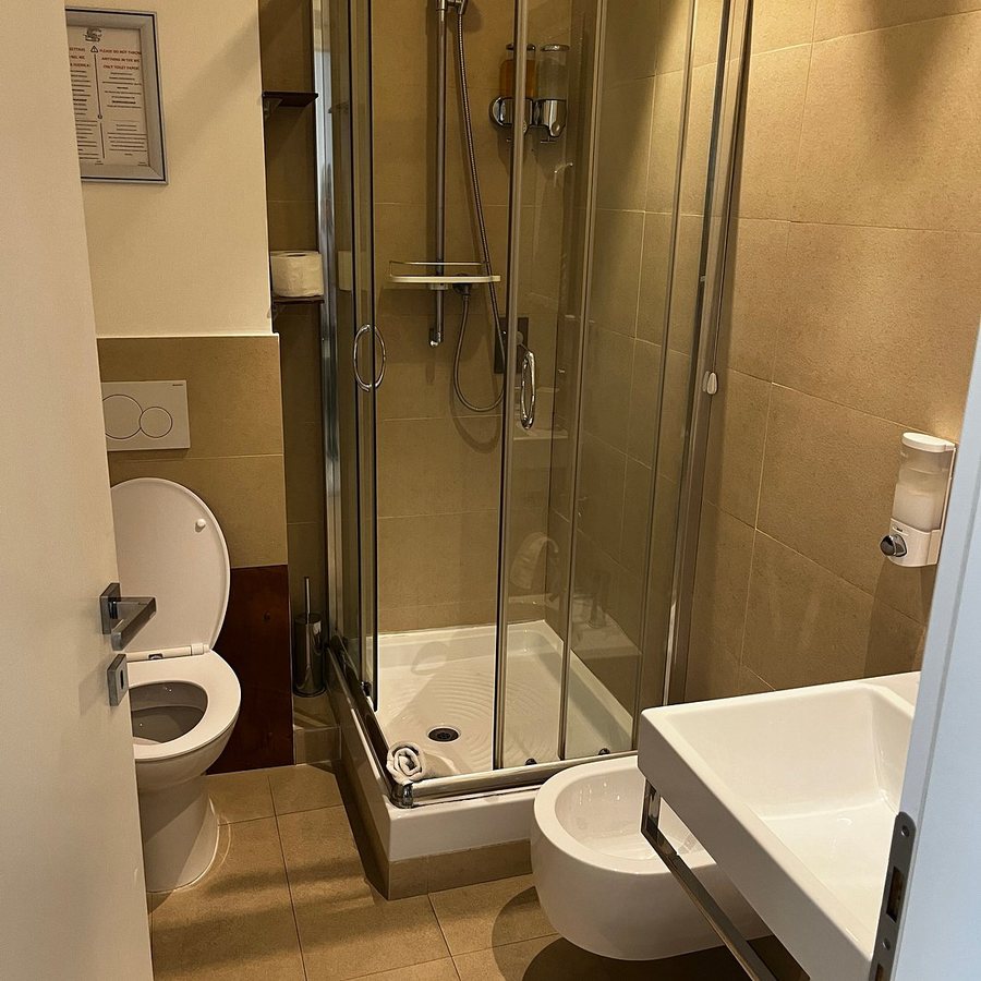 Hotel Teatro Pace — Bathroom