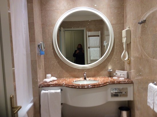 Hotel Terme Milano — Bathroom