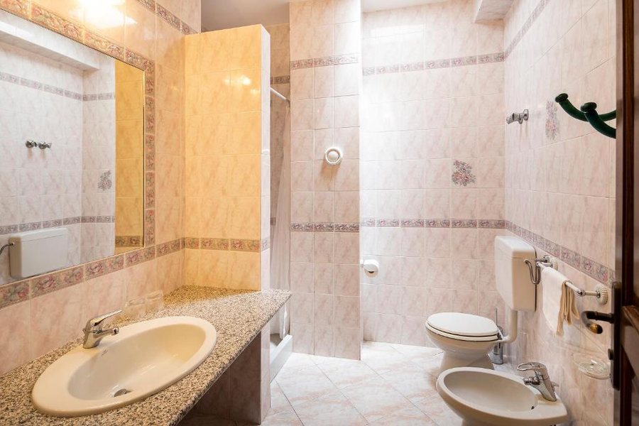 Hotel Terme Tirrenia — Bathroom