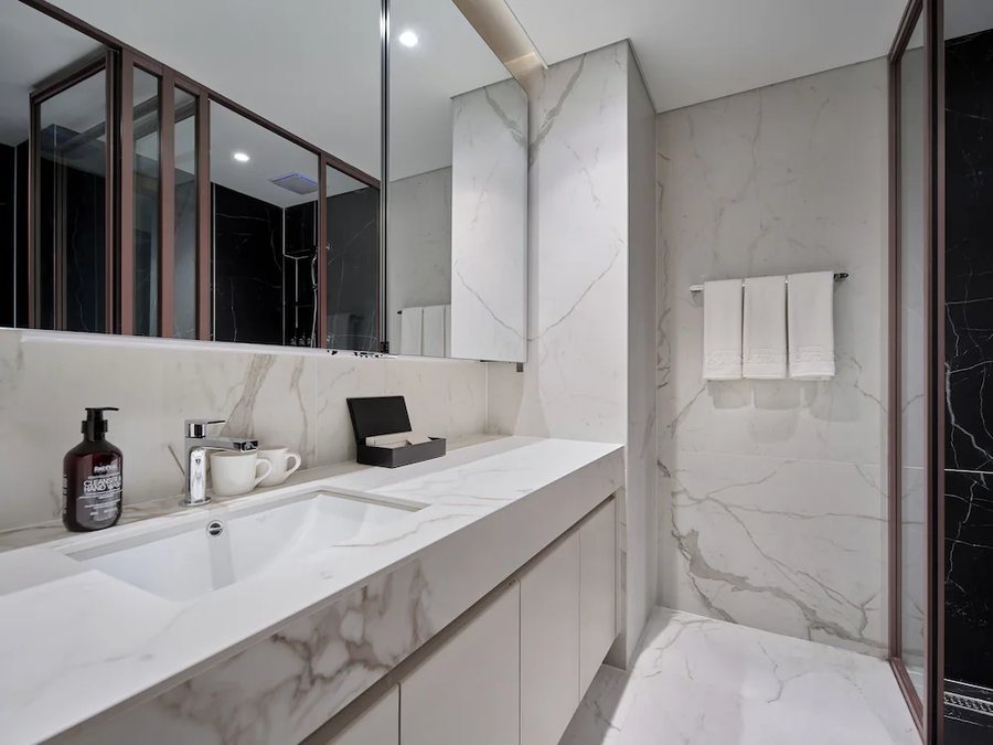 Hotel the BOTANIK Sewoon Myeongdong Seoul — Bathroom
