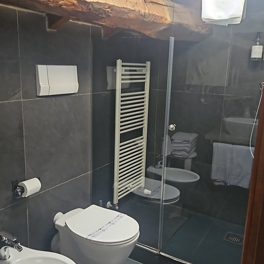 Hotel Tintoretto — Bathroom