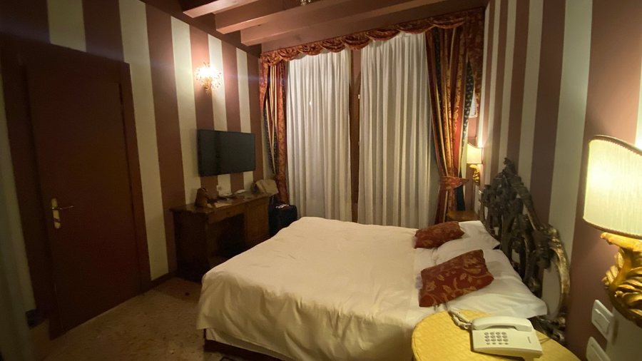 Hotel Tiziano — Guest room