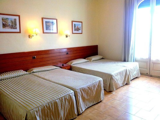 Hotel Toledano and Hostal R Capitol Barcelona Catalonia — Guest room