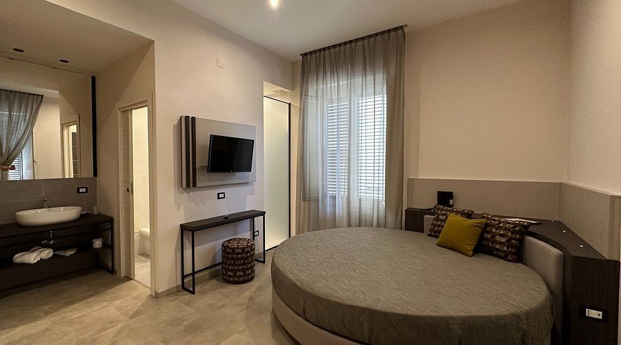 Hotel Tonic — Guest room