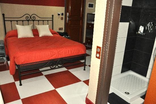 Hotel Tony — Guest room