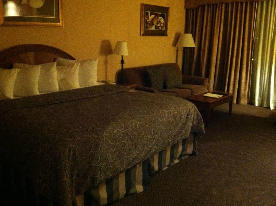 Hotel Topeka at City Center — Guest room
