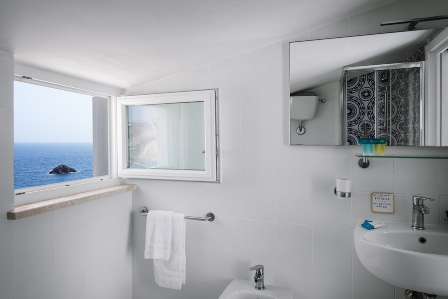 Hotel Torre Dei Borboni — Bathroom