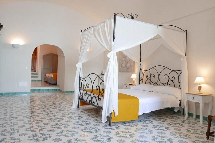 Hotel Torre Dei Borboni — Guest room