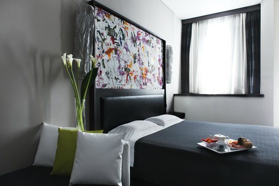 Hotel Twenty One — Guest room