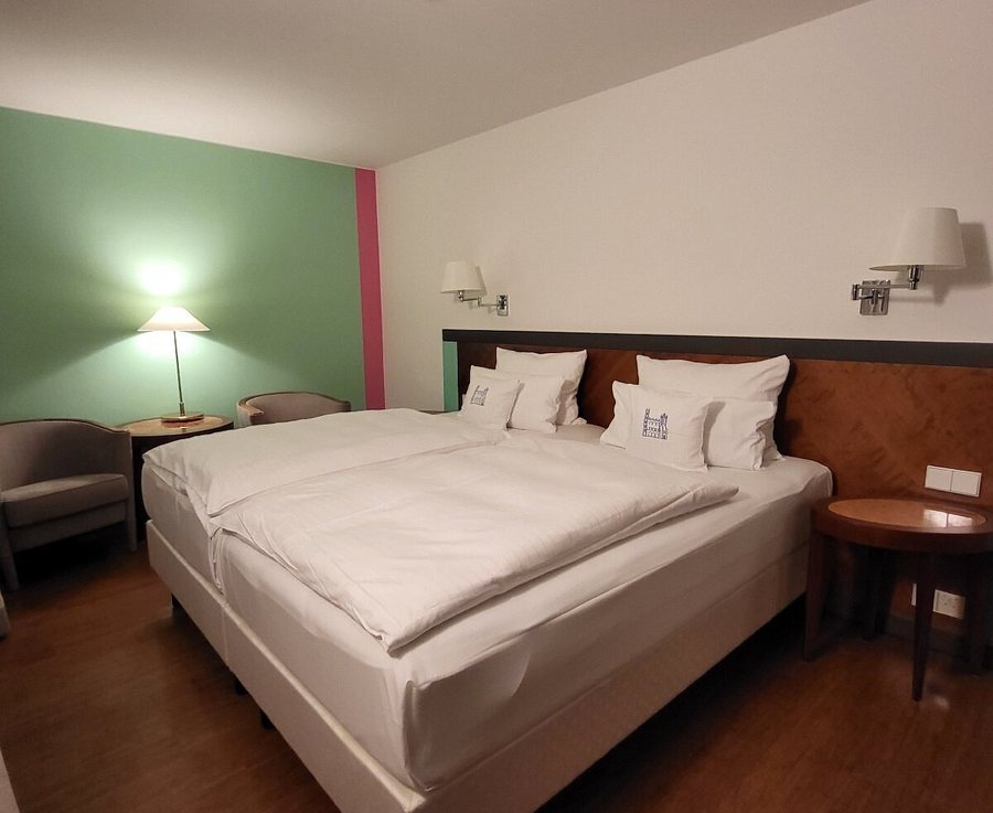 Hotel und Restaurant Schloss Eckberg — Guest room